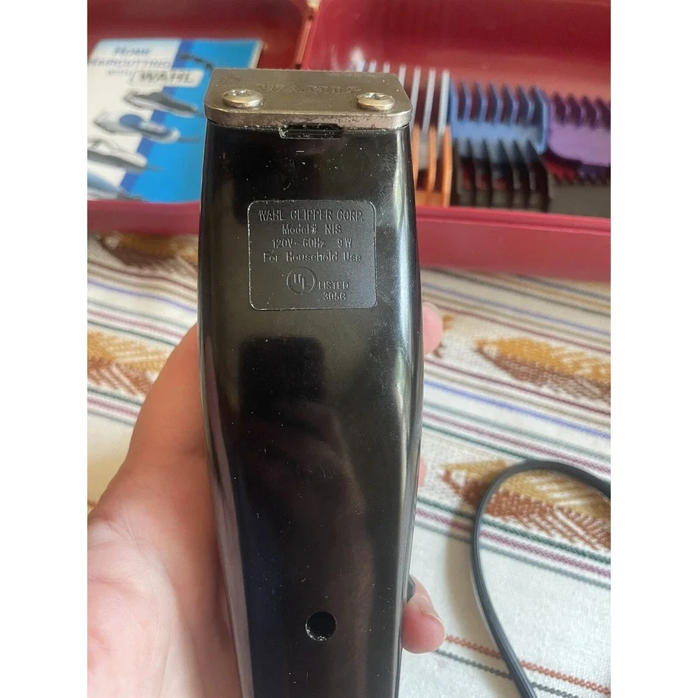 Corded Wahl Clippers‎ NIS With Guards Brush And Carrying Case